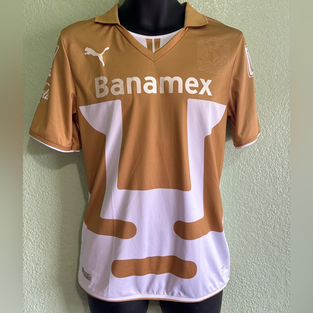 ORIGINAL , PUMAS , JERSEY , SIZE SMALL , AUTHENTIC LICENSED PRODUCT
